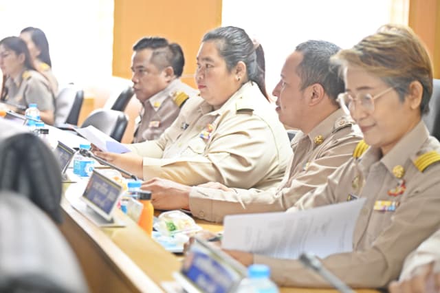 การประชุมสภาองค์การบริหารส่วนตำบลบางรักน้อย สมัยสามัญ สมัยที่ 3 ครั้งที่ 1/2568 ภาพที่ 3