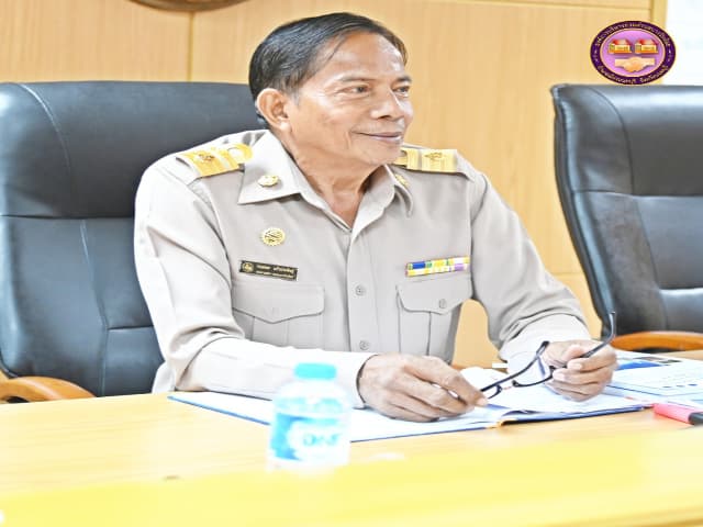 การประชุมสภาองค์การบริหารส่วนตำบลบางรักน้อย สมัยสามัญ สมัยที่ 3 ครั้งที่ 1/2568 ภาพที่ 10