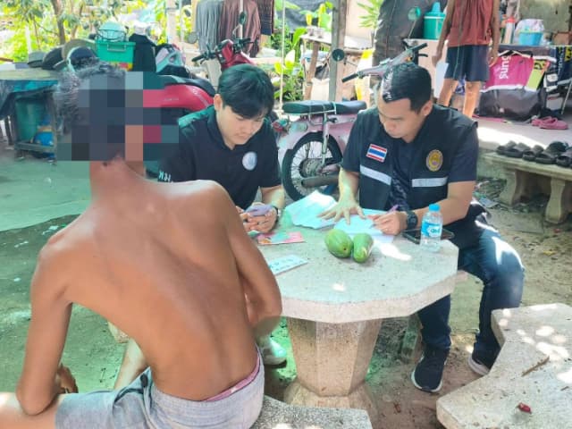 ลงพื้นที่ตรวจเยี่ยมและให้ความช่วยเหลือกลุ่มเปราะบางในตำบลบางรักน้อย ภาพที่ 20