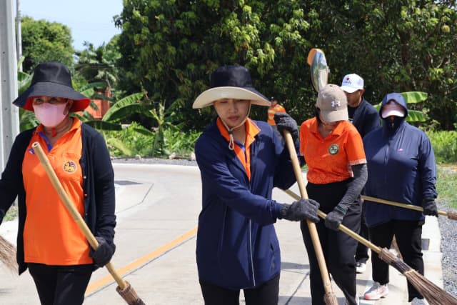 โครงการรณรงค์ส่งเสริมเพื่อรักษาสภาพแวดล้อมภายในตำบล ภาพที่ 34