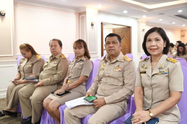 การประชุมมอบนโยบายแก่พนักงาน ภาพที่ 12