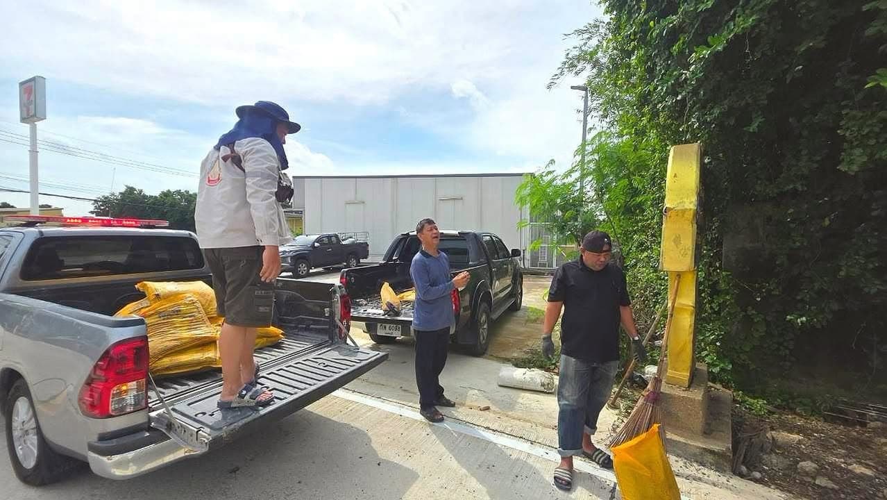 เทศบาลเมืองบางรักน้อยลงพื้นที่ตรวจสอบซ่อมแซมถนน ภาพที่ 8