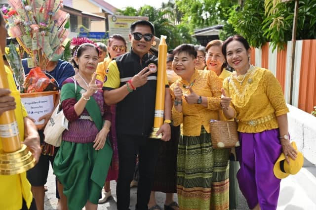 ชมรมผู้สูงอายุในตำบลบางรักน้อย โรงพยาบาลส่งเสริมสุขภาพตำบลบ้านบางประดู่ หมู่ที่ 6 จัดกิจกรรมแห่เทียนเข้าพรรษา ภาพที่ 15