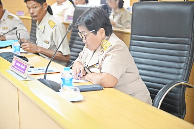 การประชุมสภาองค์การบริหารส่วนตำบลบางรักน้อย สมัยสามัญ สมัยที่ 3 ครั้งที่ 1/2568 ภาพที่ 15