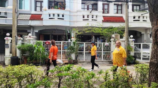 กิจกรรมรณรงค์และแจกทรายอะเบท เพื่อป้องกันลูกน้ำยุงลาย ภาพที่ 2