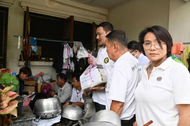 ลงพื้นที่ให้การช่วยเหลือครัวเรือนเปราะบางในเขตพื้นที่เทศบาลเมืองบางรักน้อย ภาพที่ 22