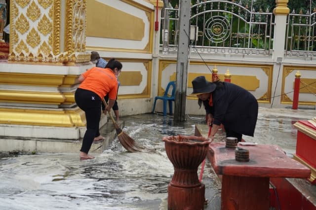 กิจกรรมจิตอาสา ทำความสะอาดวัดบางรักน้อย ภาพที่ 8
