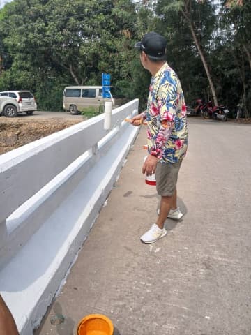 จิตอาสาทาสีสะพานในตำบลบางรักน้อย ภาพที่ 3