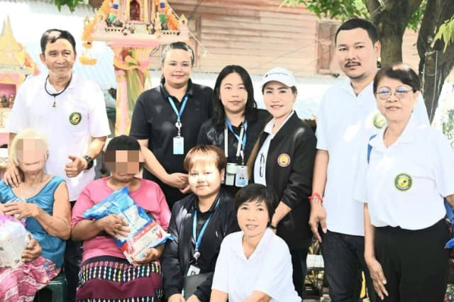 ลงพื้นที่ให้การช่วยเหลือครัวเรือนเปราะบางในเขตพื้นที่เทศบาลเมืองบางรักน้อย ภาพที่ 8