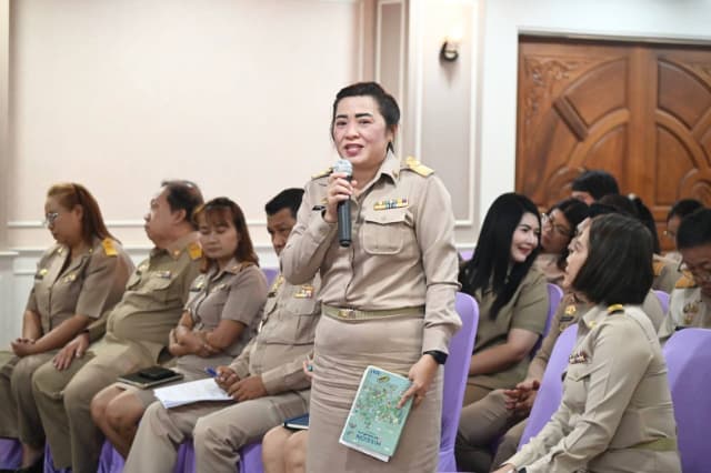 การประชุมมอบนโยบายแก่พนักงาน ภาพที่ 10