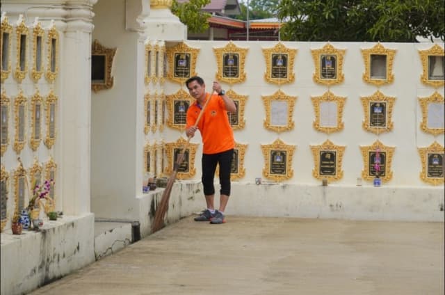 กิจกรรมจิตอาสา ทำความสะอาดวัดบางรักน้อย ภาพที่ 1