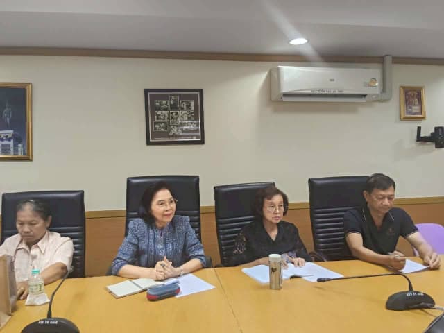 ประชุมคณะกรรมการชมรมผู้สูงอายุ เทศบาลเมืองบางรักน้อย ภาพที่ 9