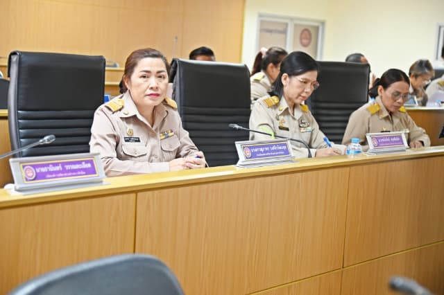 การประชุมสภาองค์การบริหารส่วนตำบลบางรักน้อย สมัยสามัญ สมัยที่ 3 ครั้งที่ 1/2568 ภาพที่ 24