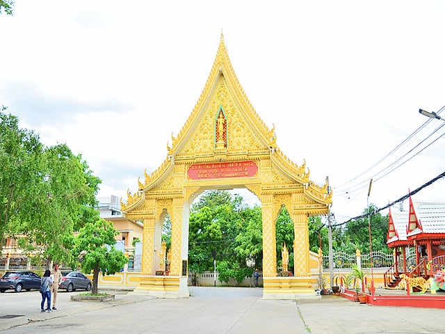 ซุ้มประตูวัดบางรักน้อย